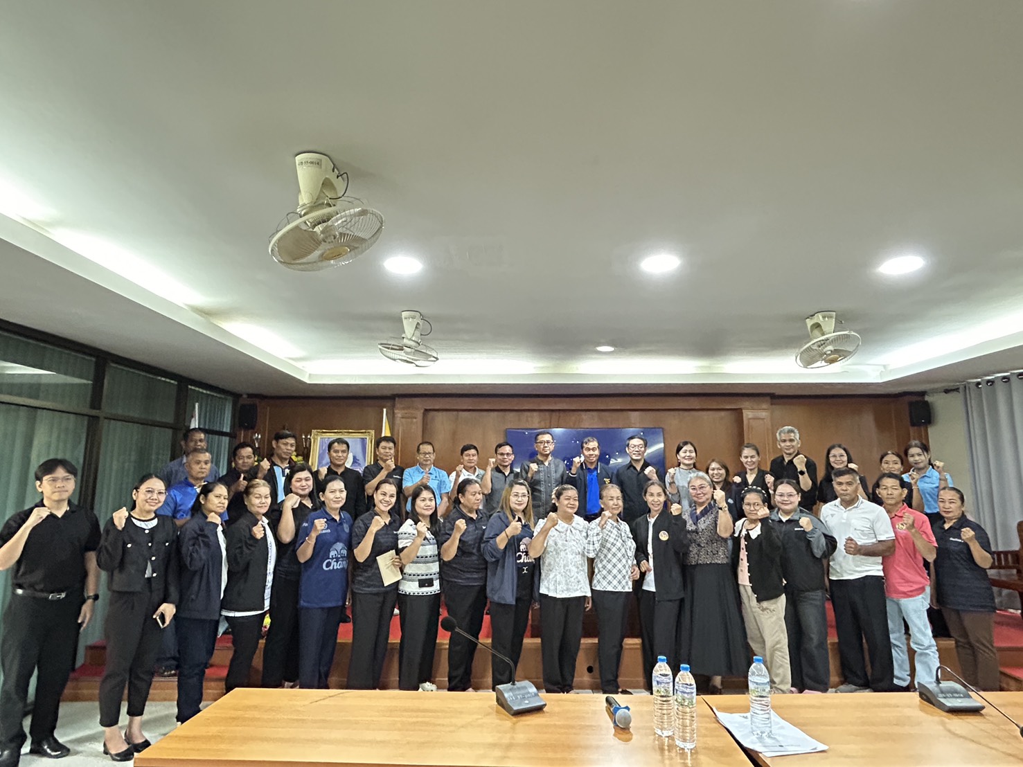 CDD LAMPLAIMAT : GROWTH TEAM LAMPLAIMAT BURIRAM📣พช.ลำปลายมาศ ร่วมขับเคลื่อนกิจกรรมโครงการขับเคลื่อนการใช้ประโยชน์จากข้อมูลดิจิทัลเพื่อการพัฒนาชุมชน (Digital Data Driven)