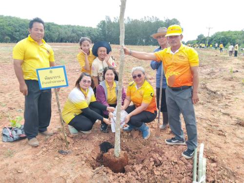CDD LAMPLAIMAT : GROWTH TEAM LAMPLAIMAT BURIRAM📣พช.ลำปลายมาศ ร่วมกิจกรรมปลูกป่าเฉลิมพระเกียรติเพิ่มพื้นที่สีเขียวและสร้างแหล่งอาหารชุมชน ประจำปีงบประมาณ พ.ส. 2569 เนื่องในโอกาสวันเฉลิมพระชนมพรรษา พระบาทสมเด็จพระปรเมนทรรามาธิบดีศรีสินทรมหาวชิราลงกรณ มหิศรภูมิพลราชวรางกูร กิติสิริสมบูรณอดุลยเดช สยามินทราธิเบศวรราชวโรดม บรมนาถบพิตร พระวชิรเกล้าเจ้าอยู่หัว 28 กรกฎาคม 2569 ณ สระหนองแวงใหญ่ หมู่ที่ 1 ตำบลบุโพธิ์ 